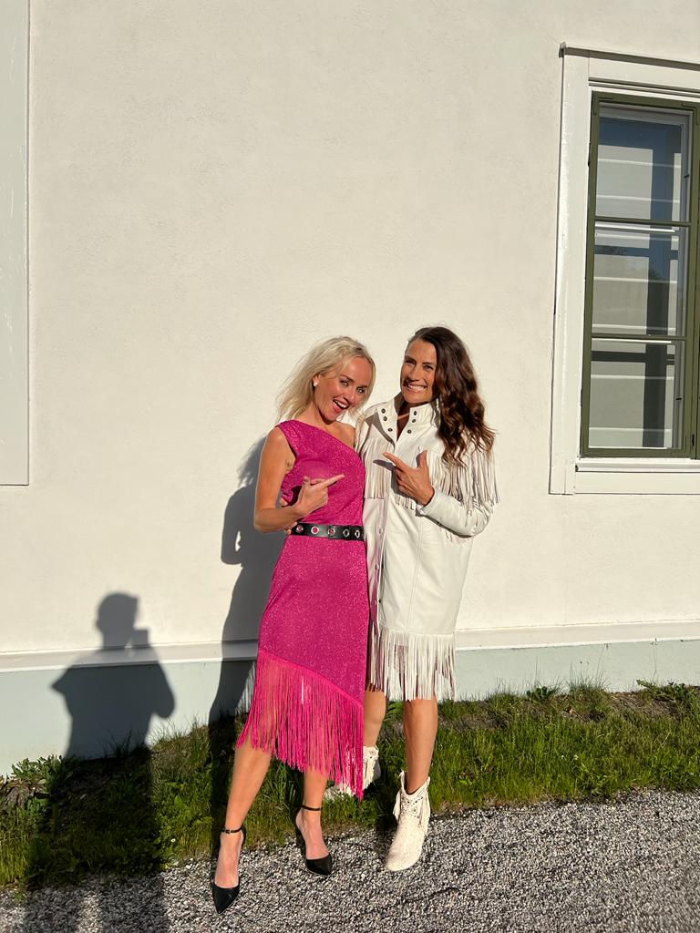 Två artister backstage
